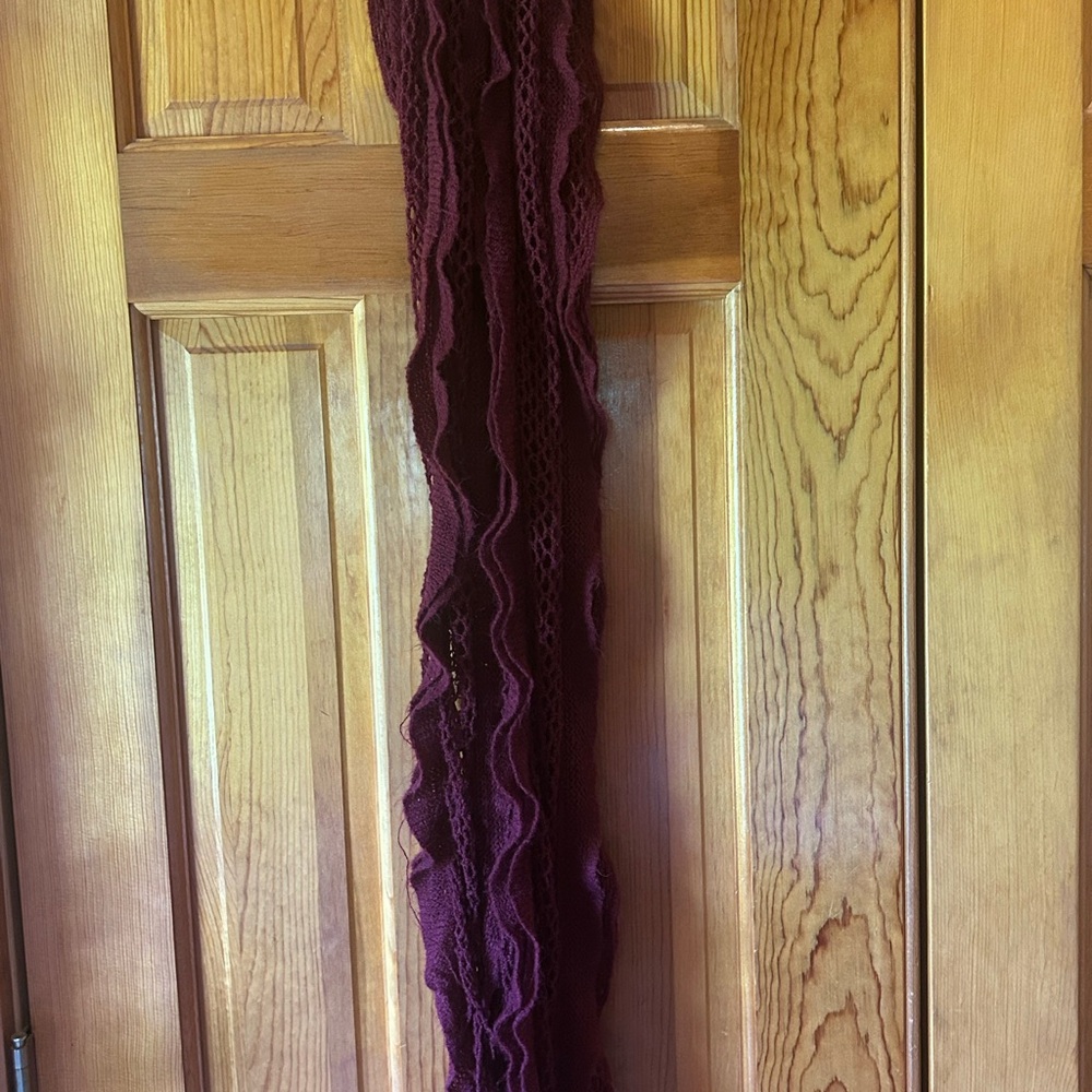 Elegant Burgundy Knit Scarf